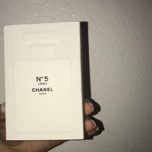 N 5 L’EAU CHANEL PARIS